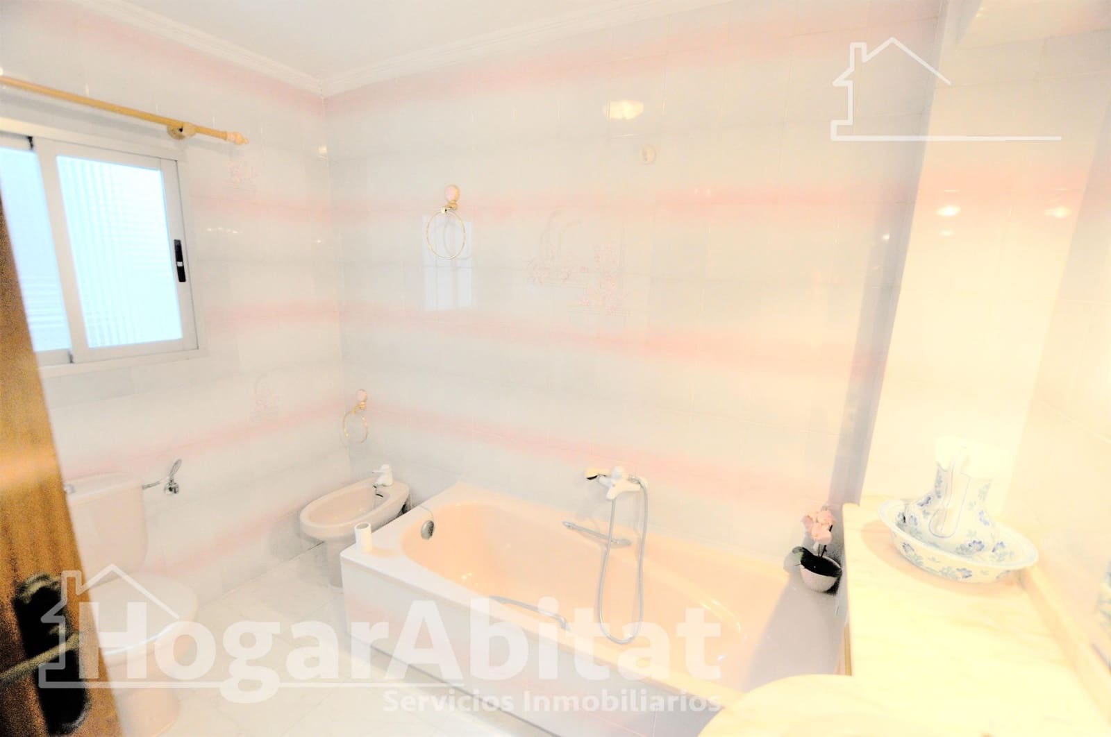 5 bedroom Townhouse for sale in Rafelbunyol with garage - € 225,000 (Ref: 9846296)