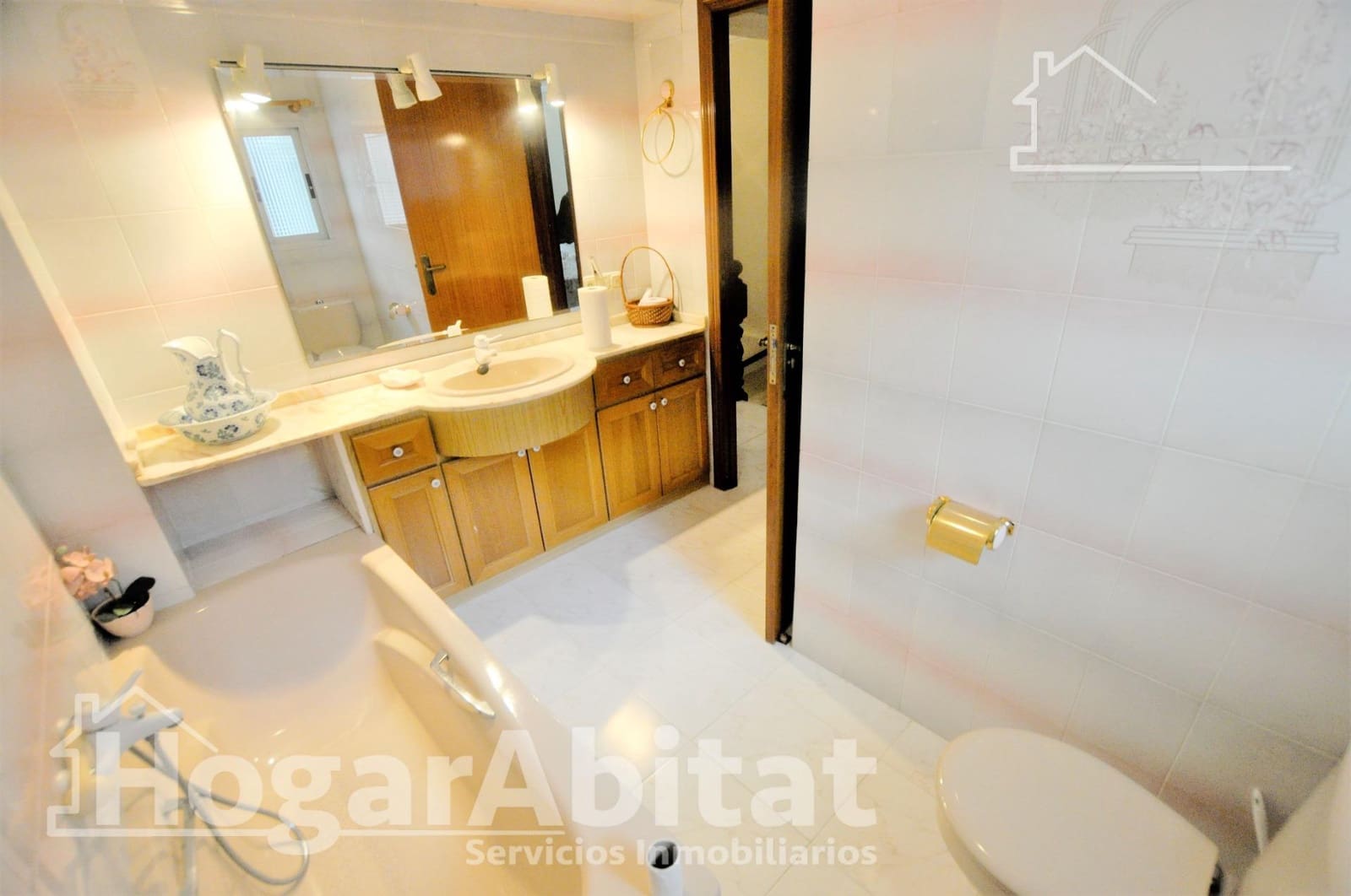 5 bedroom Townhouse for sale in Rafelbunyol with garage - € 225,000 (Ref: 9846296)