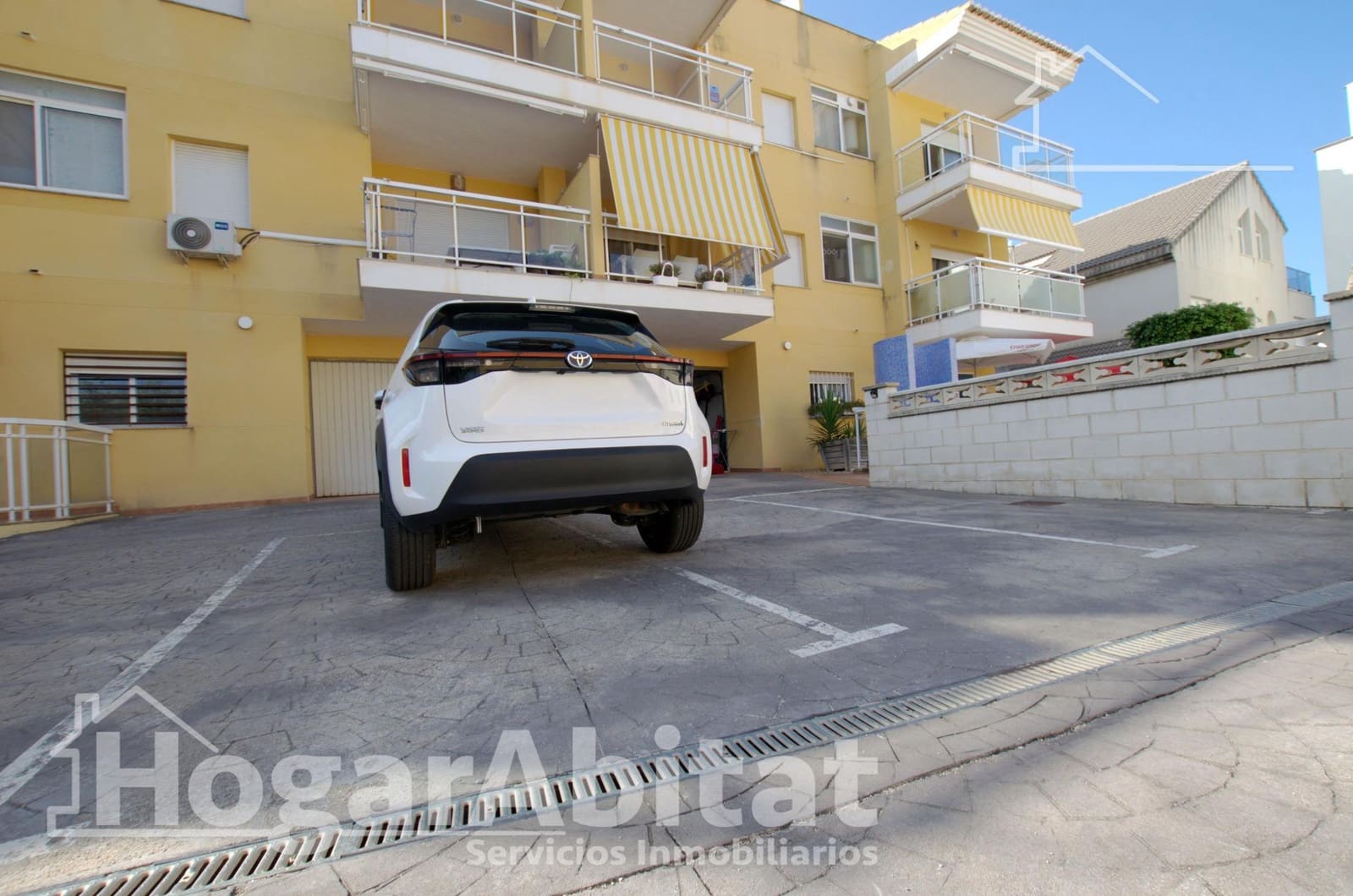3 bedroom Penthouse for sale in Miramar with pool garage - € 289,000 (Ref: 9849427)