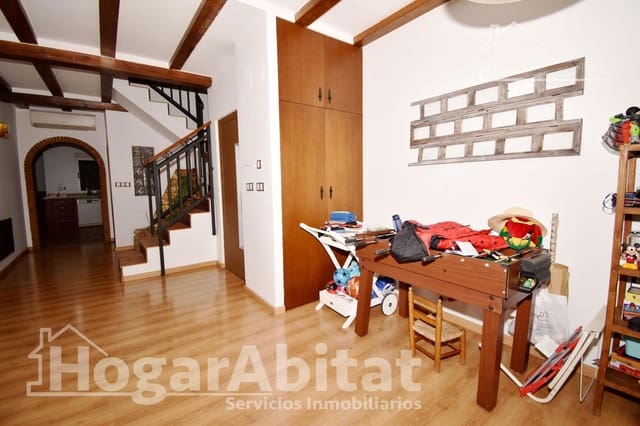 3 Zimmer Reihenhaus zu verkaufen in Chiva mit Garage - 299.999 € (Ref: 9849436)