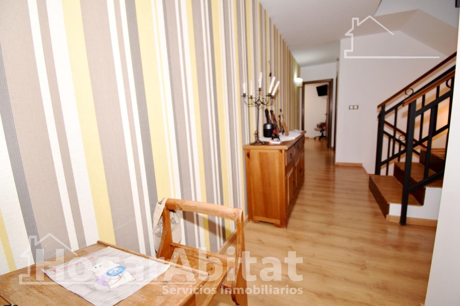 3 Zimmer Reihenhaus zu verkaufen in Chiva mit Garage - 299.999 € (Ref: 9849436)
