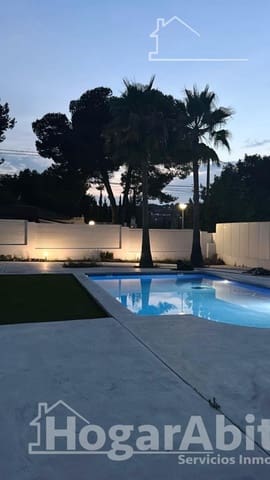 3 soverom Villa til salgs i Chiva med svømmebasseng garasje - € 338 000 (Ref: 9849437)