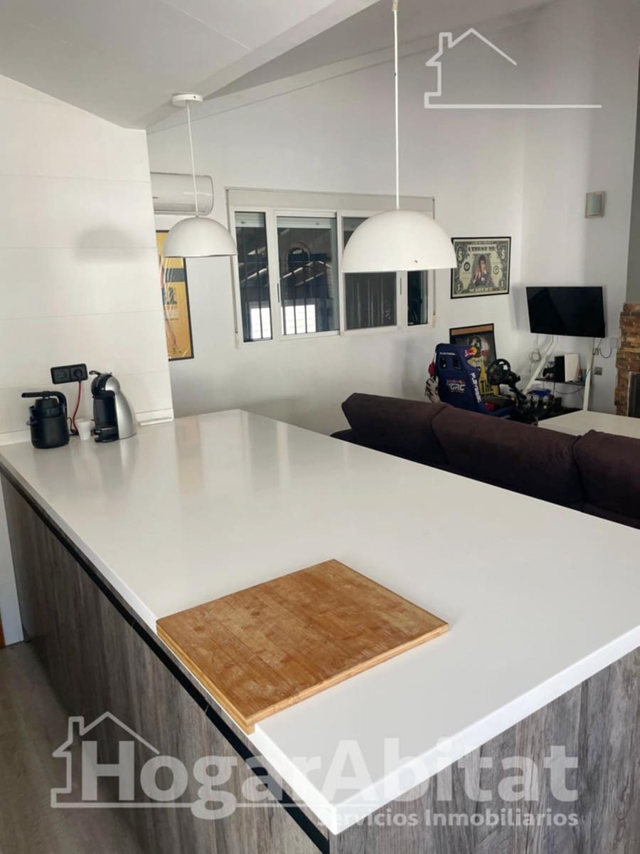 3 Zimmer Villa zu verkaufen in Chiva mit Pool Garage - 338.000 € (Ref: 9849437)