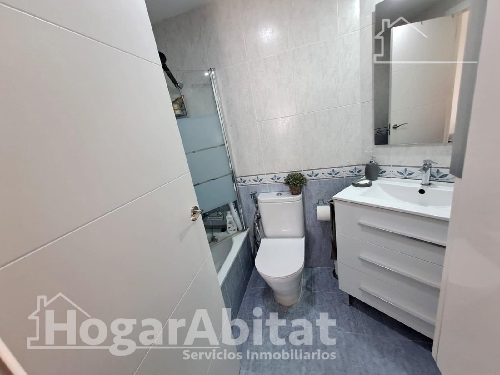 3 bedroom Flat for sale in Alaquas with pool garage - € 240,000 (Ref: 9849441)
