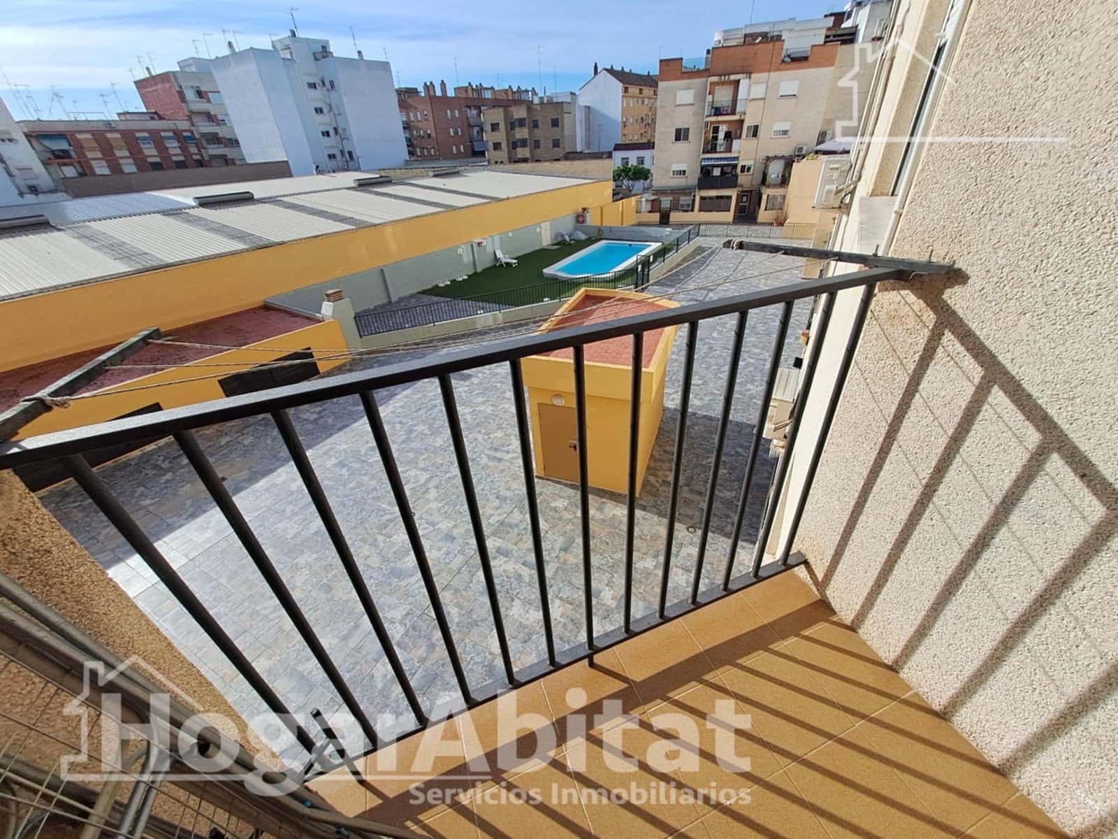 3 bedroom Flat for sale in Alaquas with pool garage - € 240,000 (Ref: 9849441)