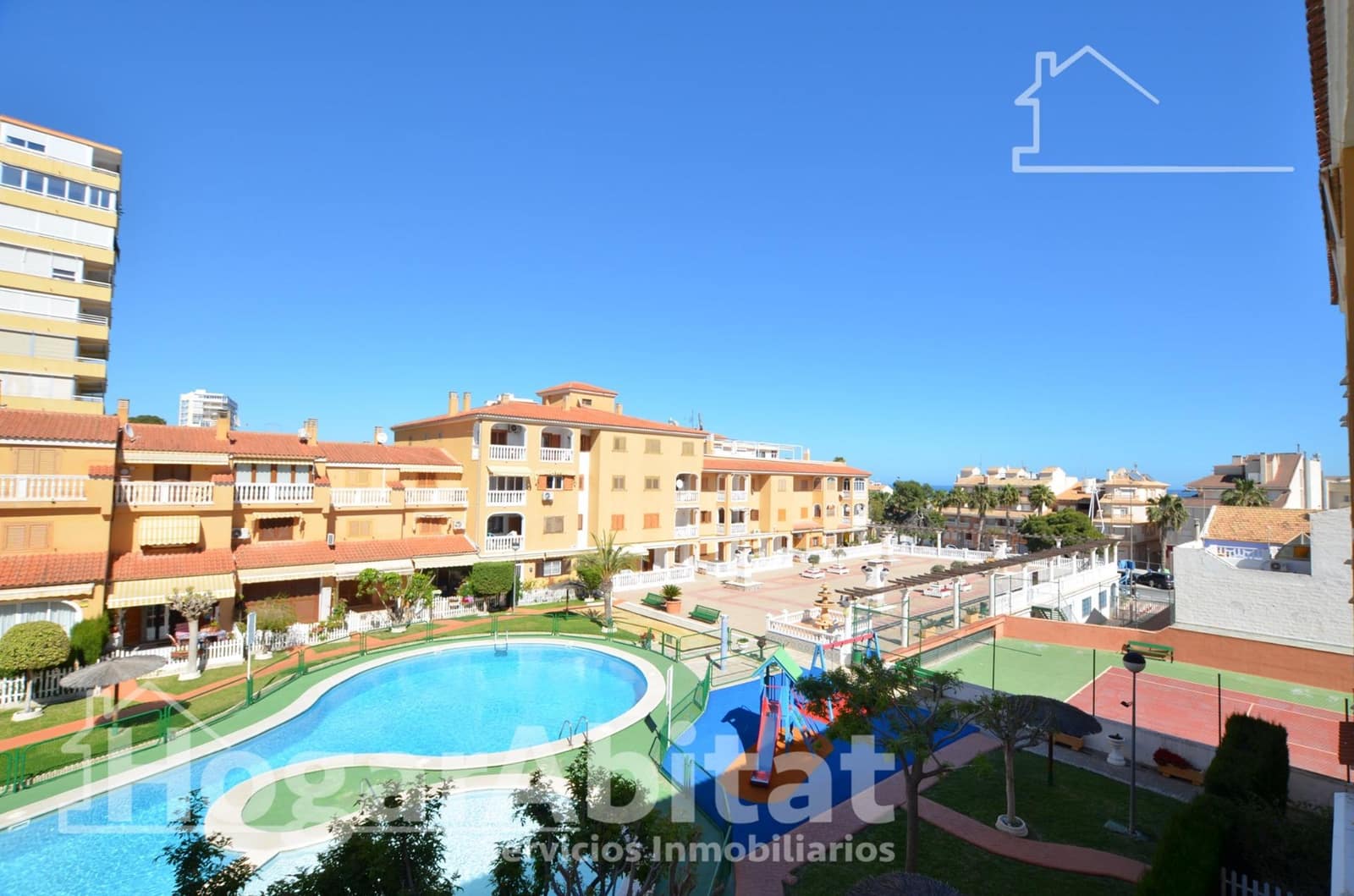 2 bedroom Flat for sale in El Campello with pool garage - € 285,000 (Ref: 9849442)