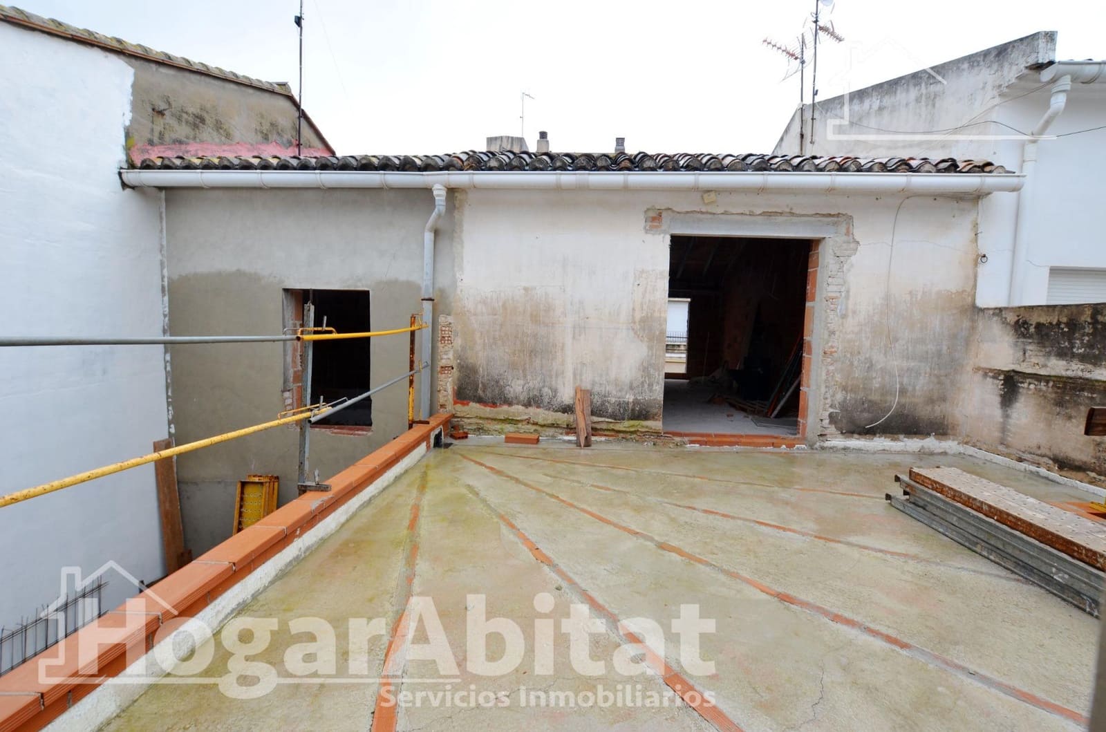 Townhouse for sale in Piles with garage - € 153,000 (Ref: 9849445)