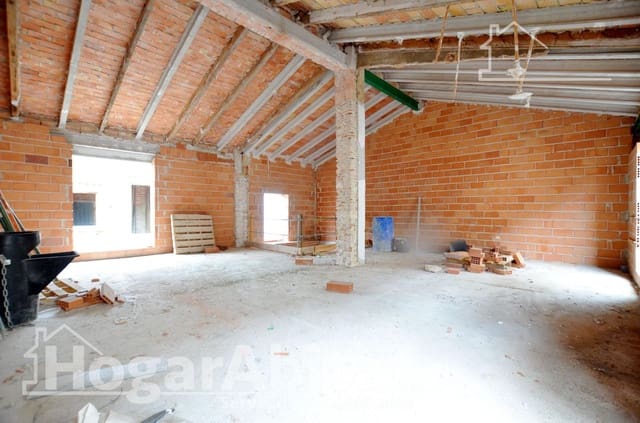 Byhus til salg i Piles med garage - € 153.000 (Ref: 9849445)