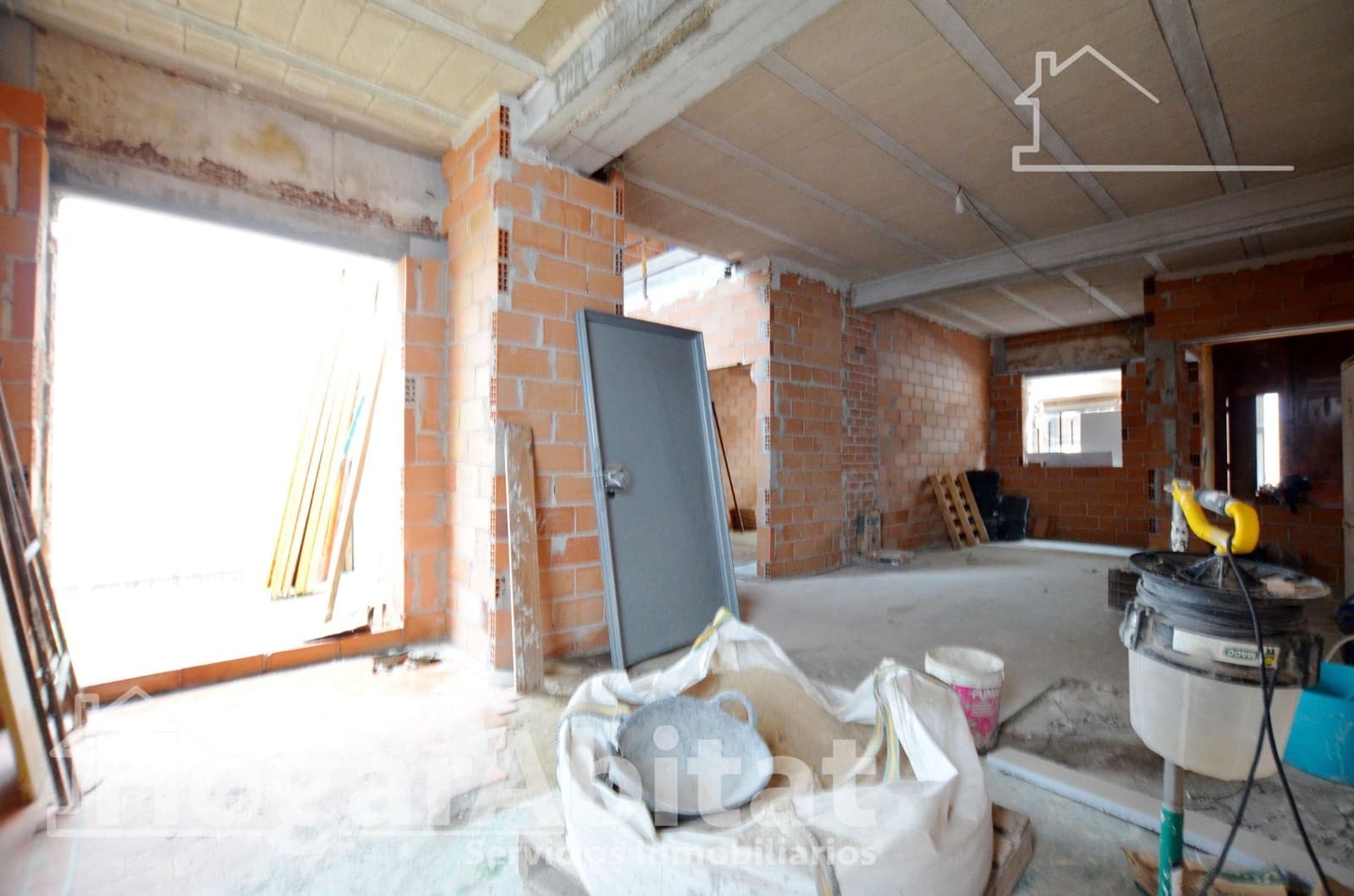 Townhouse for sale in Piles with garage - € 153,000 (Ref: 9849445)