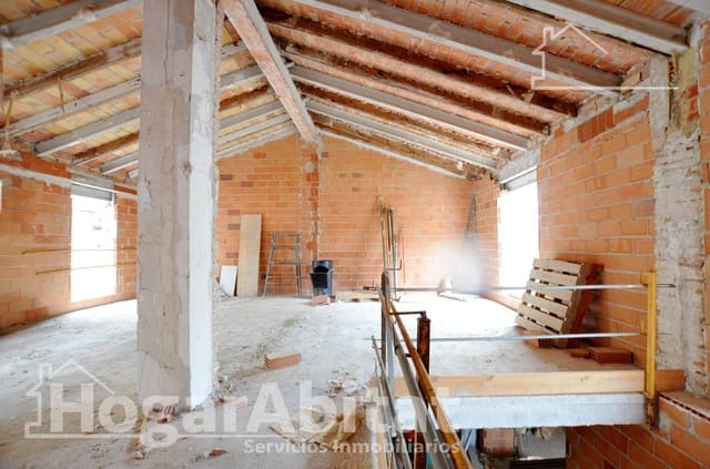 Byhus til salg i Piles med garage - € 153.000 (Ref: 9849445)