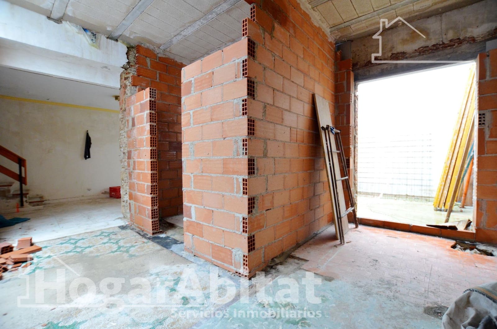 Townhouse for sale in Piles with garage - € 153,000 (Ref: 9849445)
