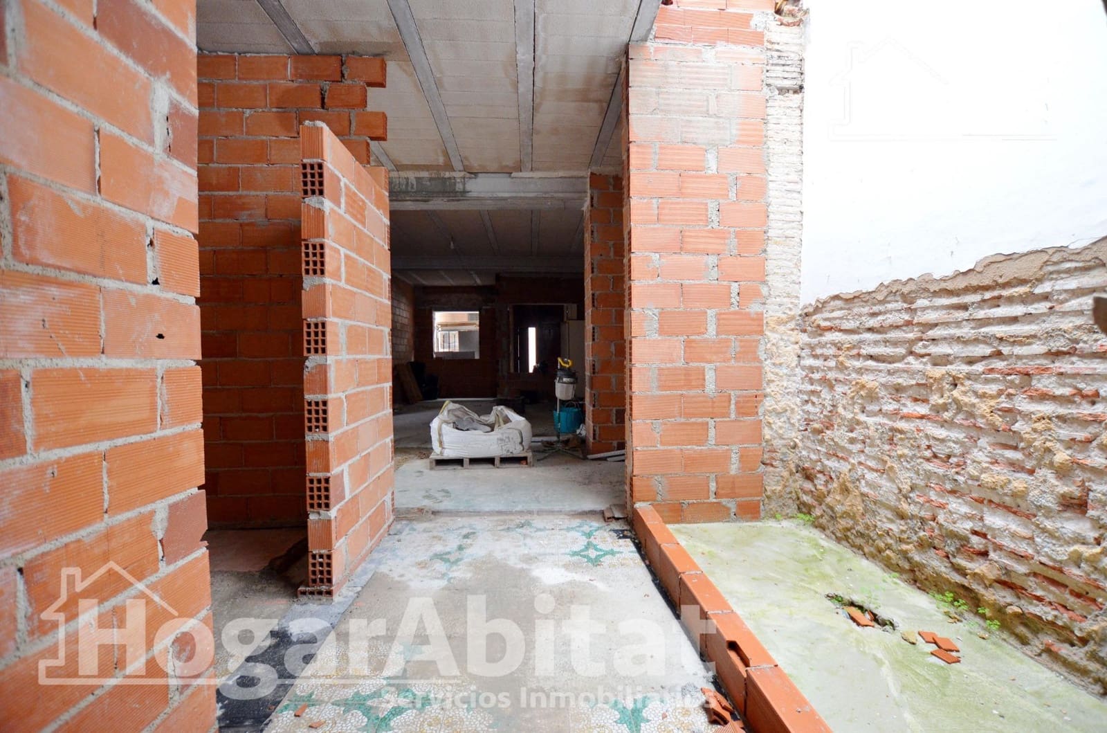 Townhouse for sale in Piles with garage - € 153,000 (Ref: 9849445)
