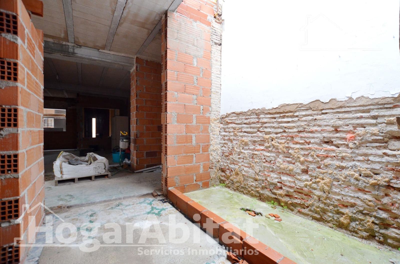 Townhouse for sale in Piles with garage - € 153,000 (Ref: 9849445)