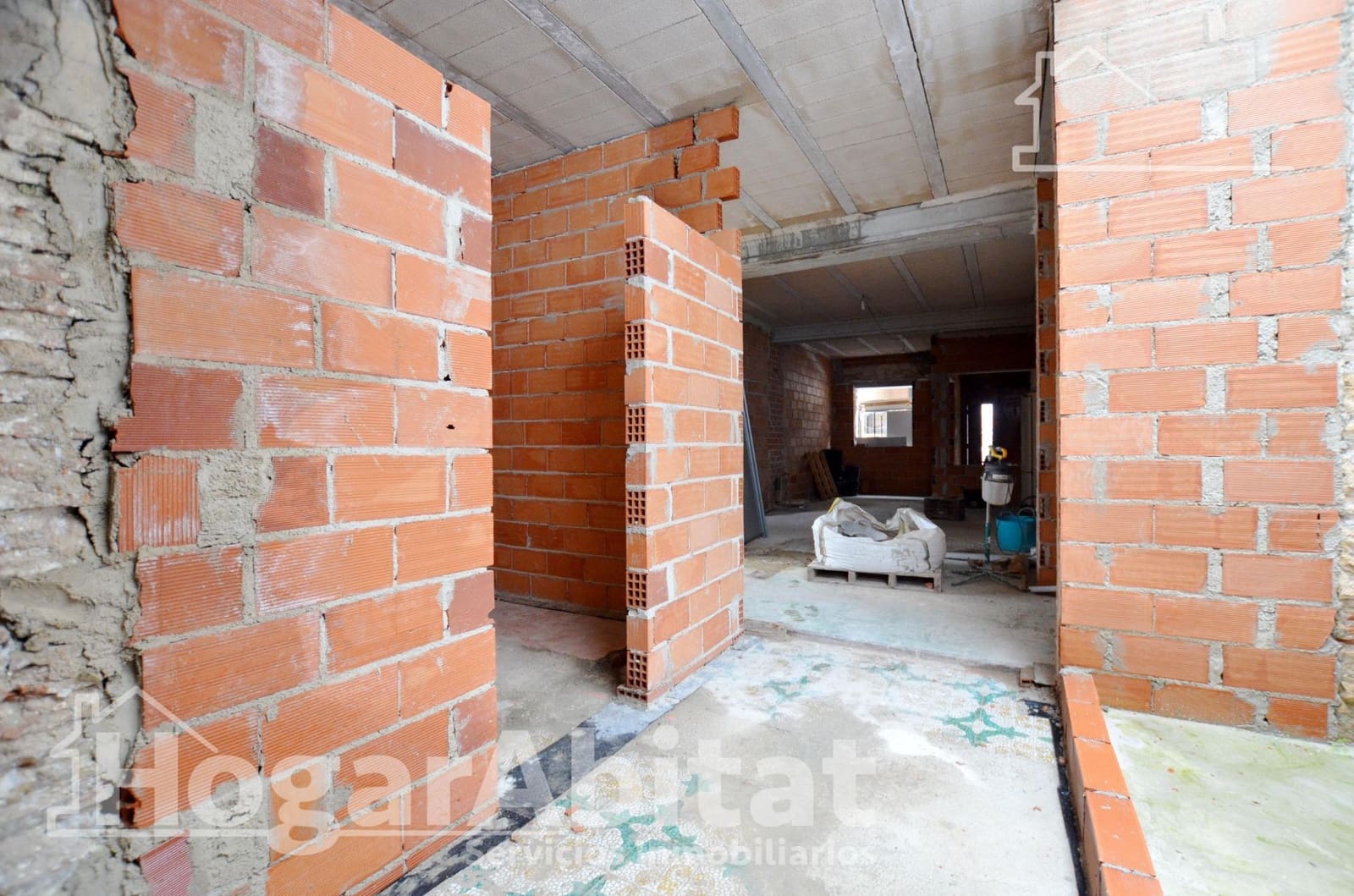 Townhouse for sale in Piles with garage - € 153,000 (Ref: 9849445)