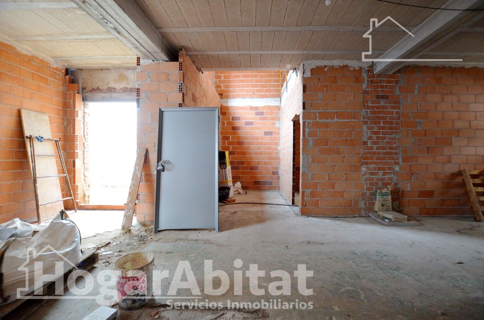 Townhouse for sale in Piles with garage - € 153,000 (Ref: 9849445)