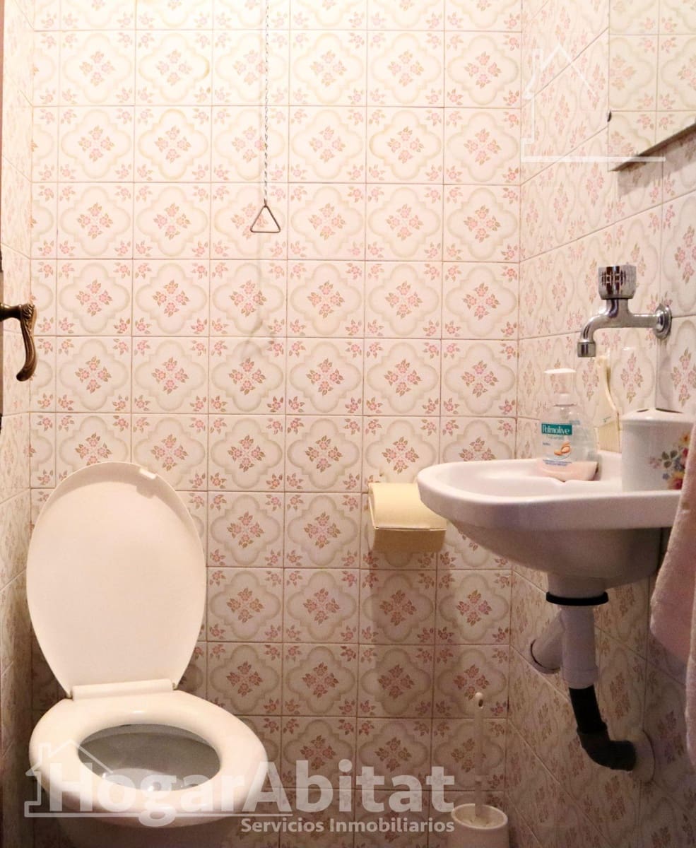 4 bedroom Flat for sale in Oliva - € 120,000 (Ref: 9851823)