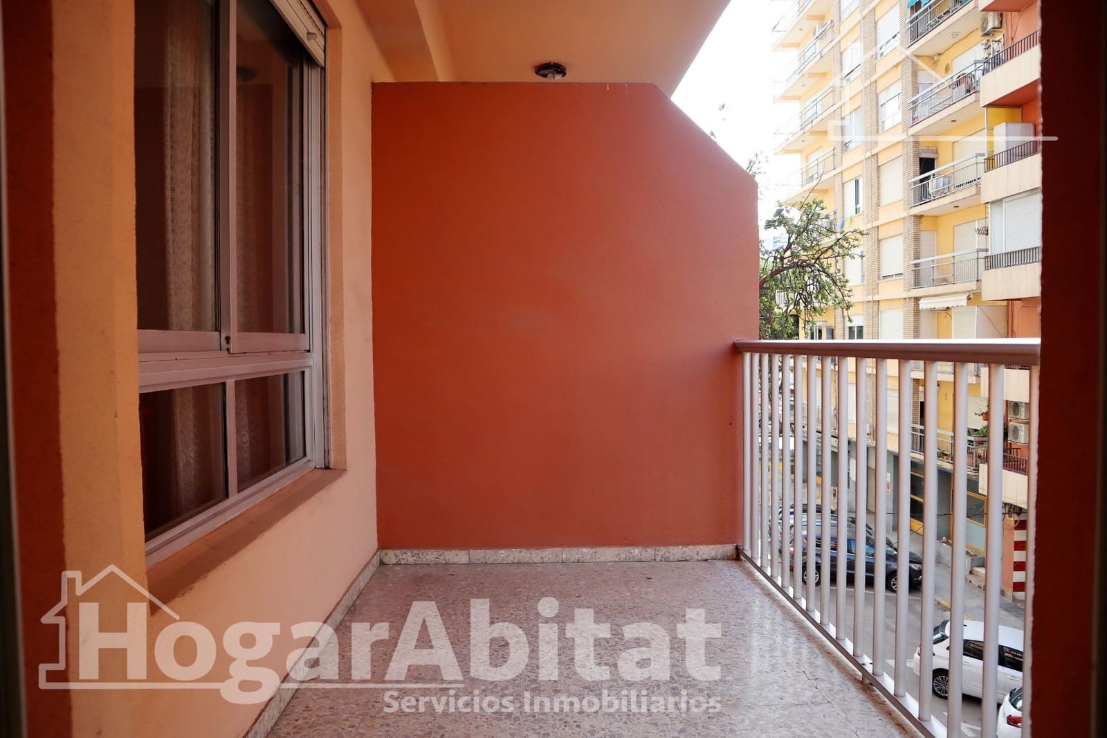 4 bedroom Flat for sale in Oliva - € 120,000 (Ref: 9851823)