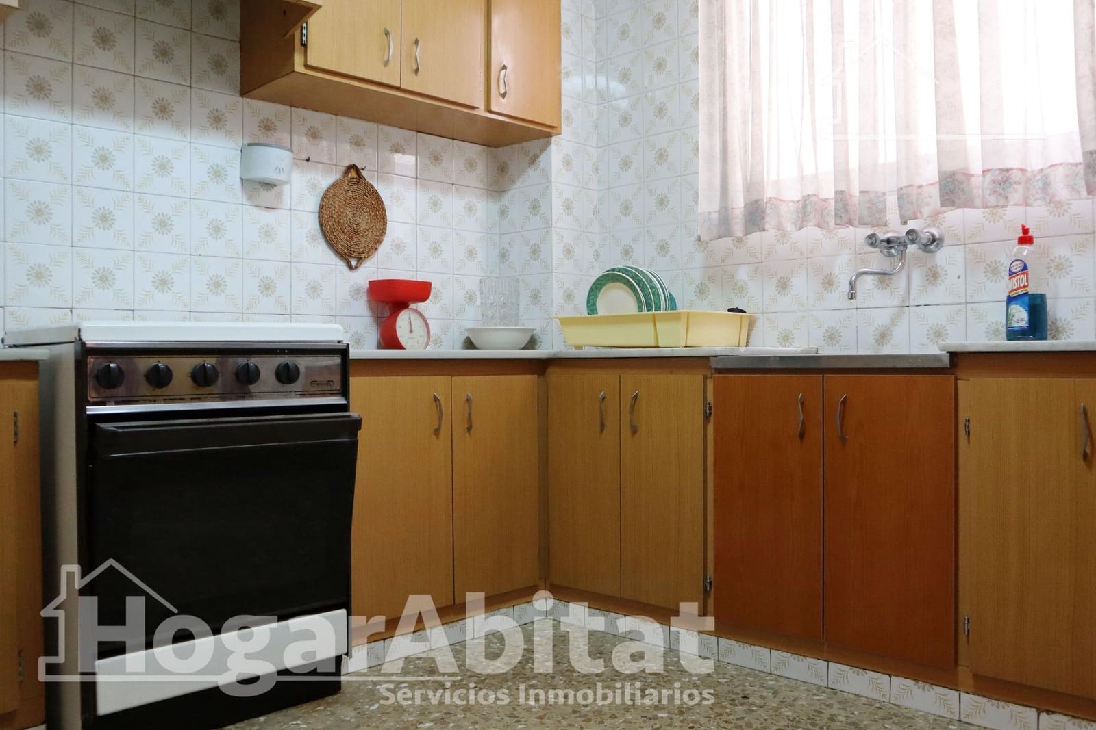 4 bedroom Flat for sale in Oliva - € 120,000 (Ref: 9851823)