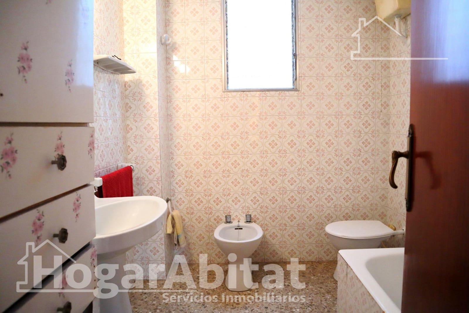 4 bedroom Flat for sale in Oliva - € 120,000 (Ref: 9851823)