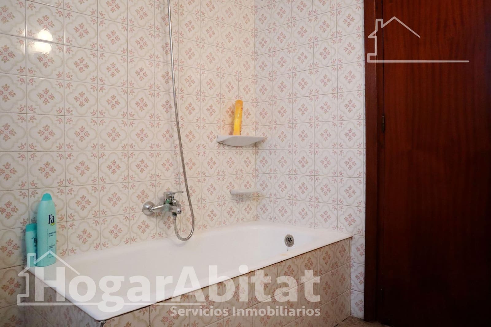 4 bedroom Flat for sale in Oliva - € 120,000 (Ref: 9851823)