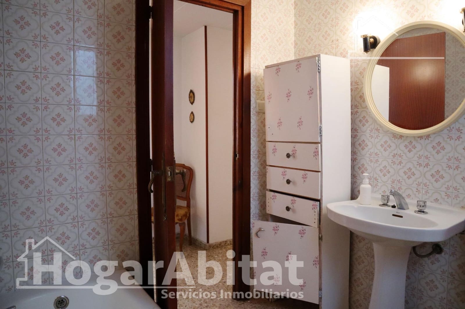 4 bedroom Flat for sale in Oliva - € 120,000 (Ref: 9851823)