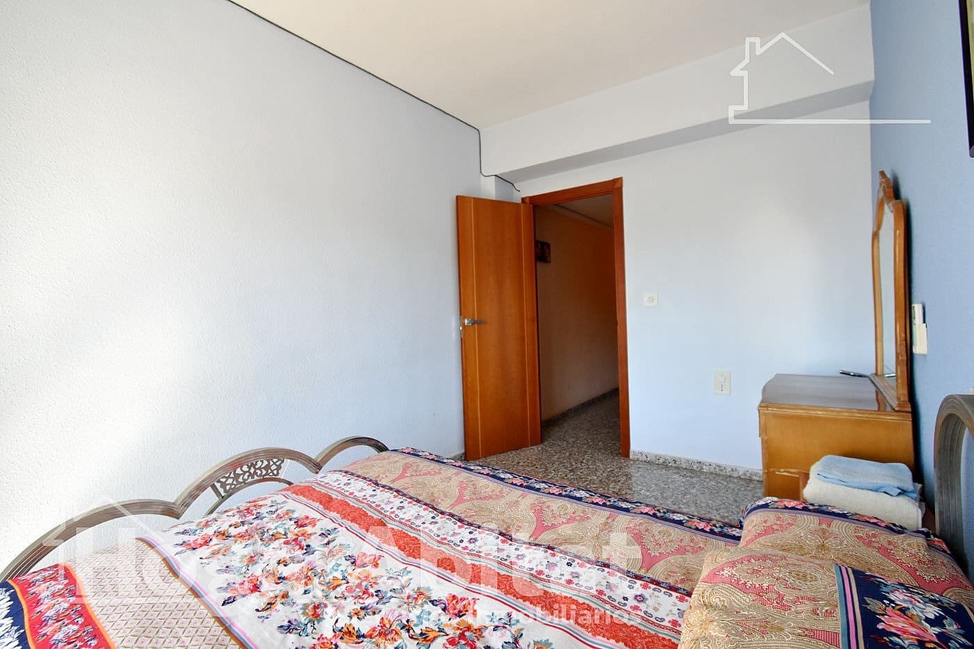 4 bedroom Flat for sale in Oliva - € 140,000 (Ref: 9851824)