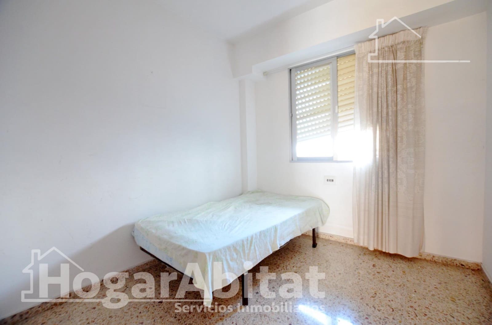4 bedroom Flat for sale in Gandia - € 190,000 (Ref: 9851827)