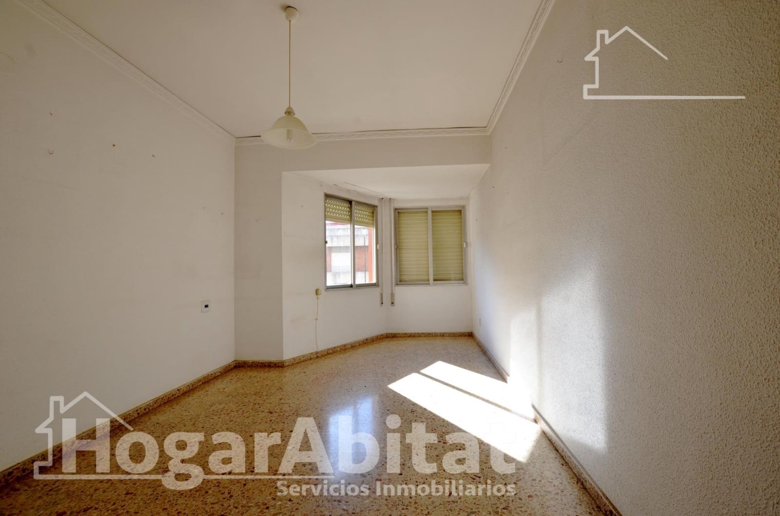 4 bedroom Flat for sale in Gandia - € 190,000 (Ref: 9851827)