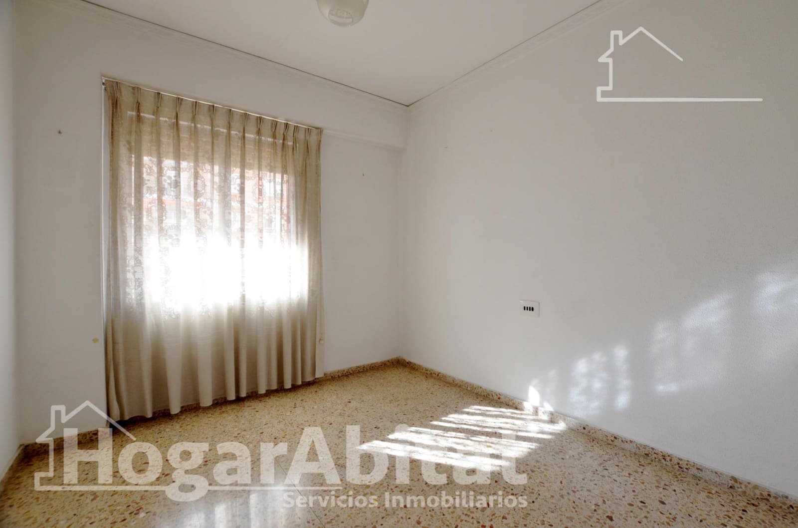 4 bedroom Flat for sale in Gandia - € 190,000 (Ref: 9851827)