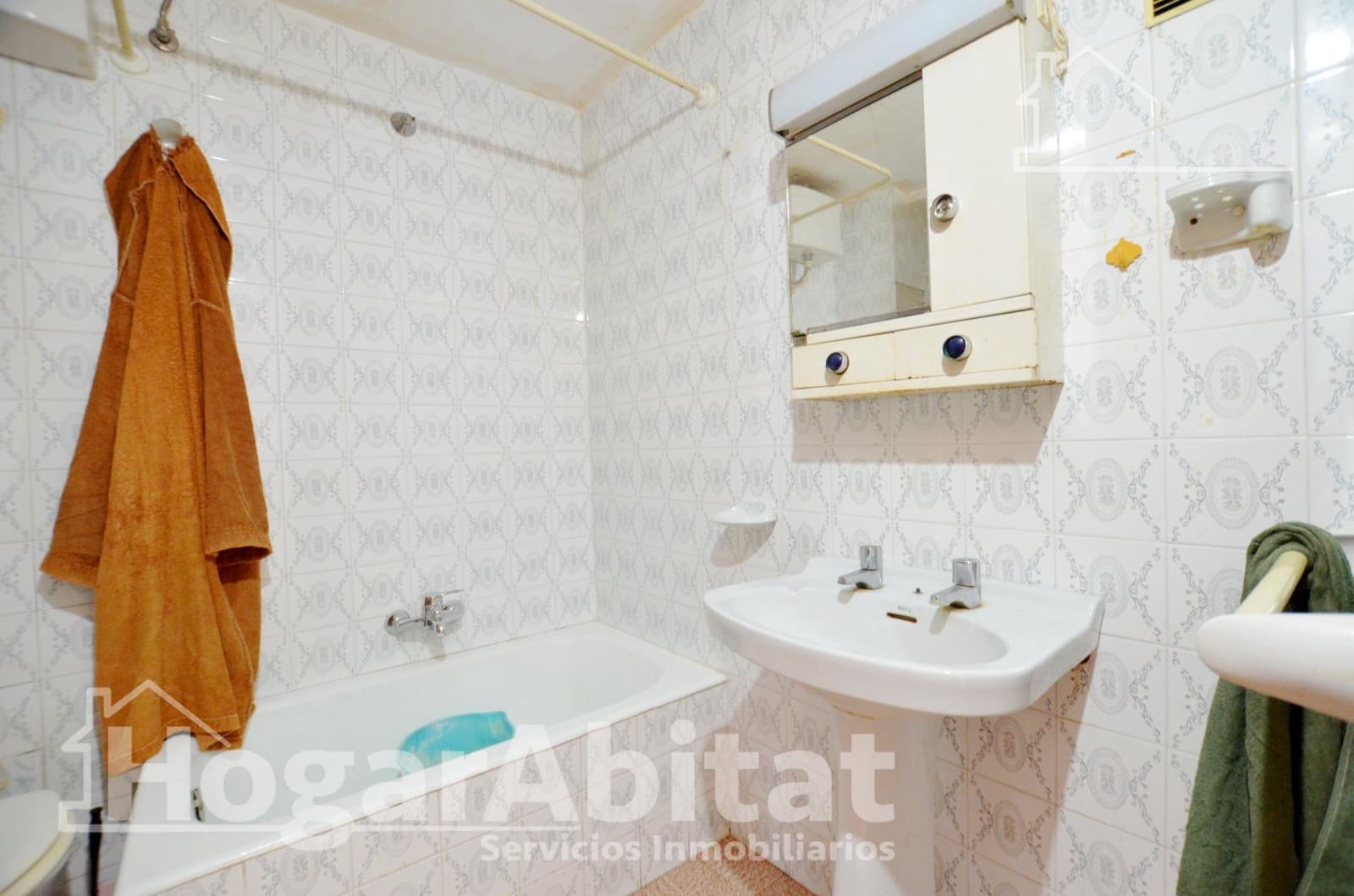 4 bedroom Flat for sale in Gandia - € 190,000 (Ref: 9851827)