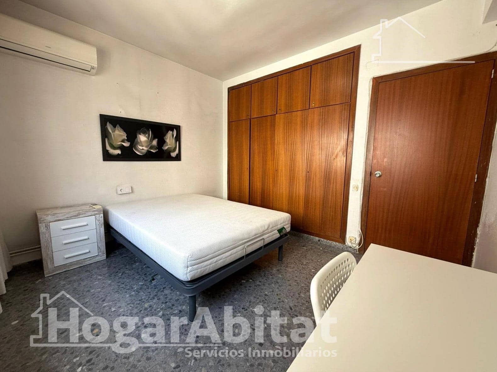 4 bedroom Flat for sale in Valencia city with garage - € 550,000 (Ref: 9855531)