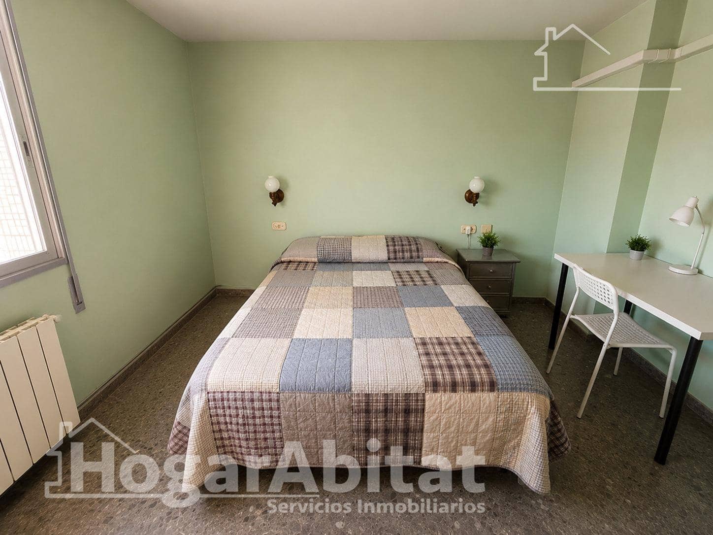 4 bedroom Flat for sale in Valencia city with garage - € 550,000 (Ref: 9855531)