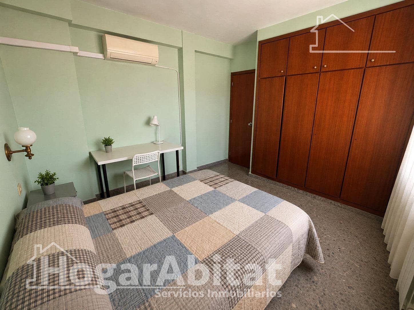 4 bedroom Flat for sale in Valencia city with garage - € 550,000 (Ref: 9855531)