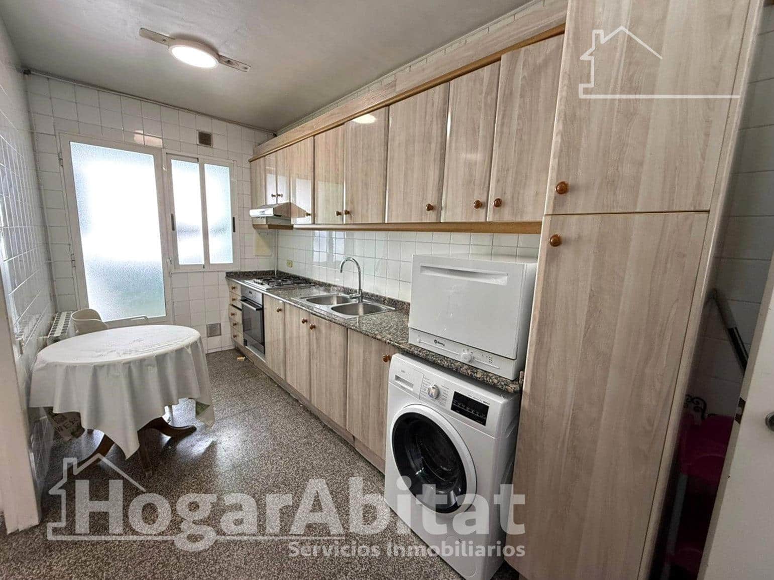 4 bedroom Flat for sale in Valencia city with garage - € 550,000 (Ref: 9855531)