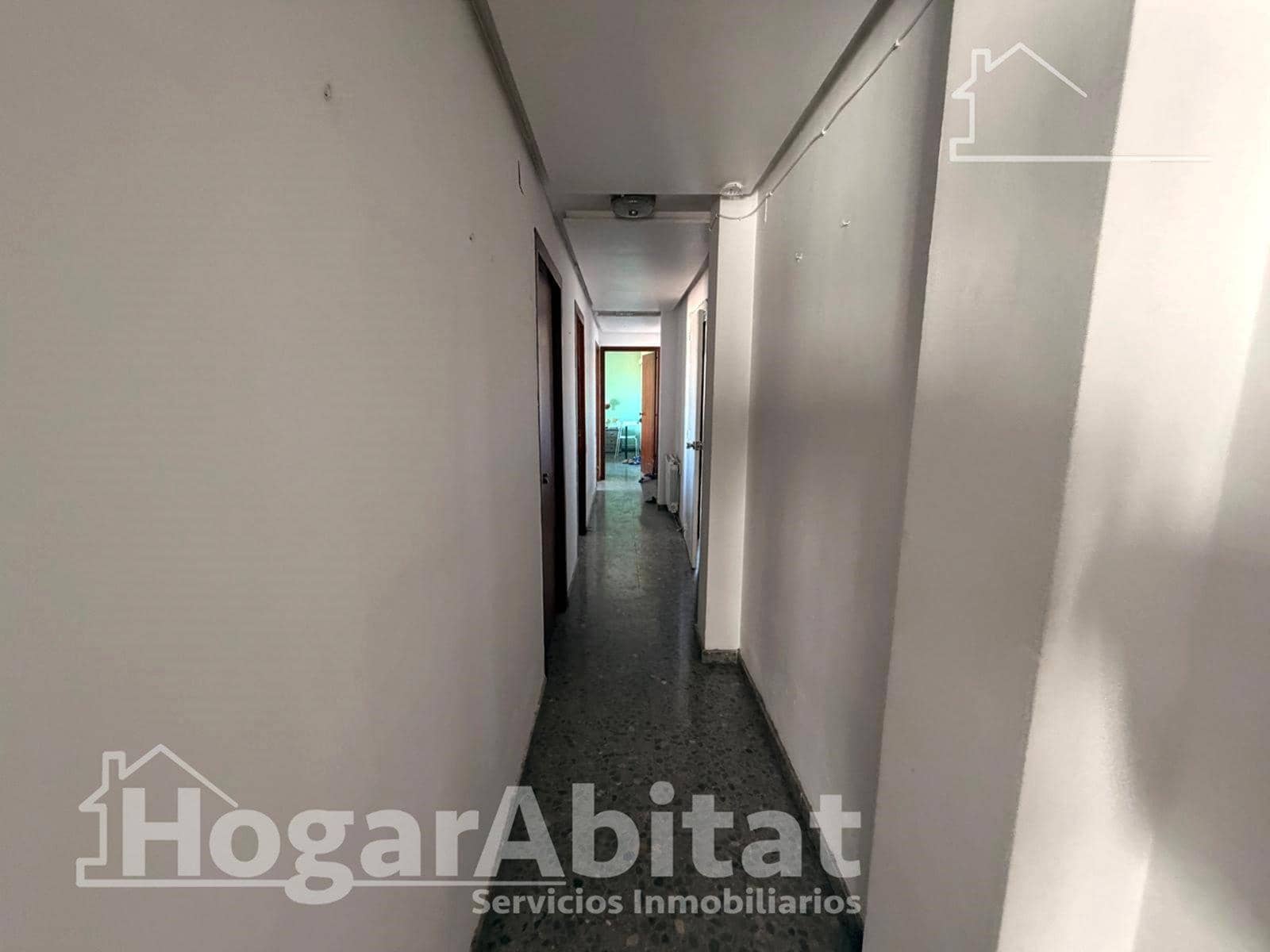 4 bedroom Flat for sale in Valencia city with garage - € 550,000 (Ref: 9855531)