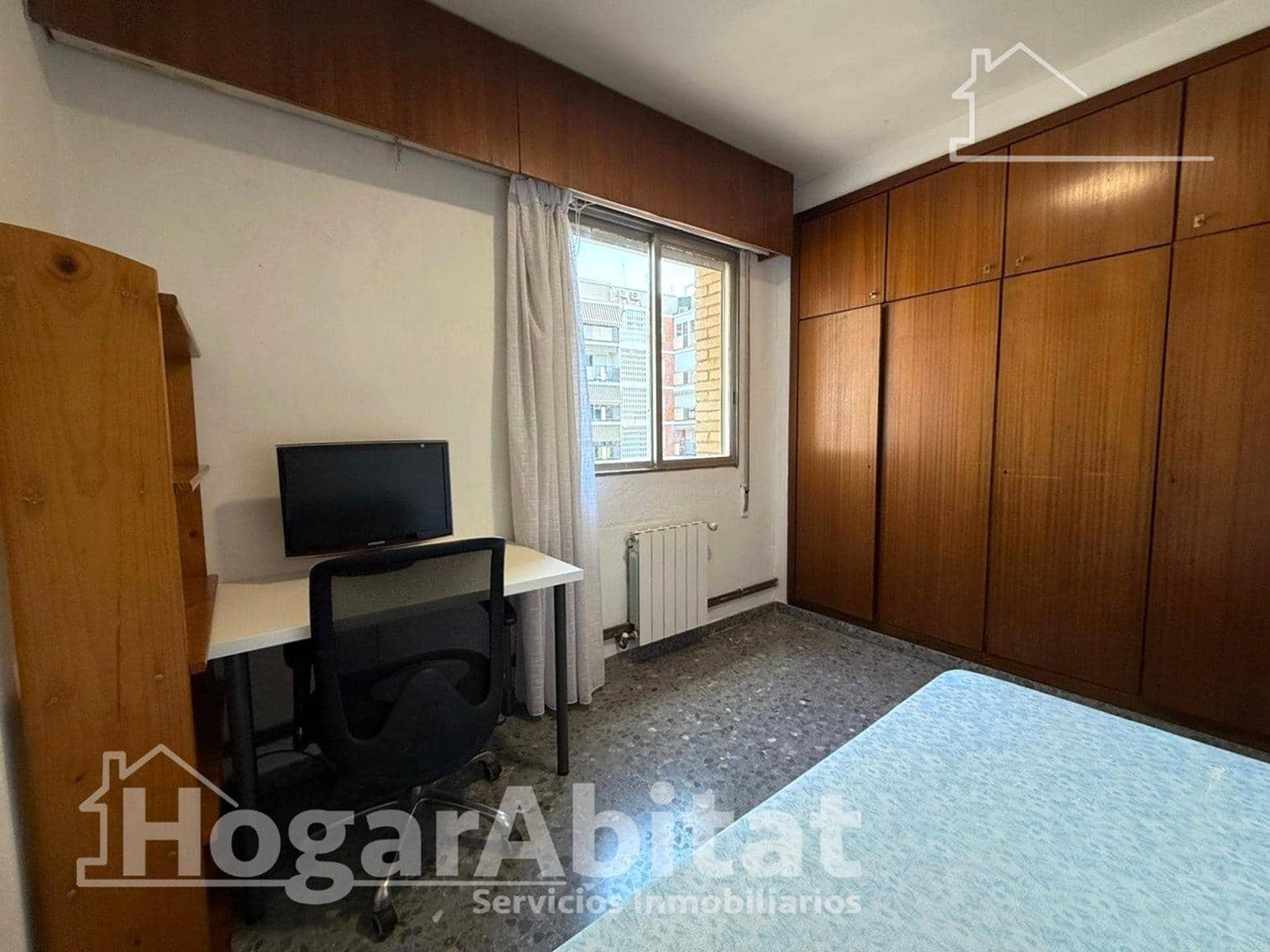 4 bedroom Flat for sale in Valencia city with garage - € 550,000 (Ref: 9855531)