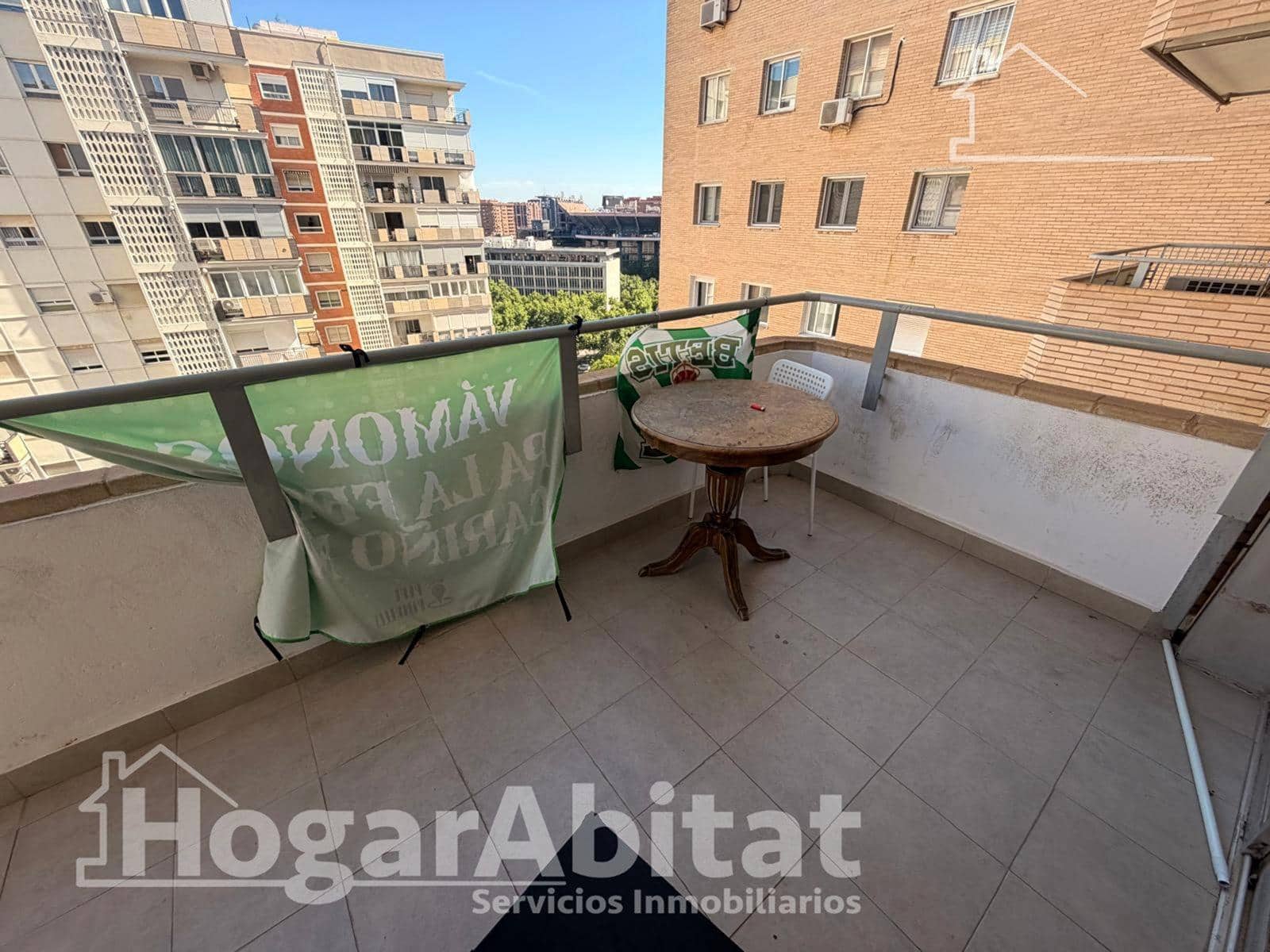 4 bedroom Flat for sale in Valencia city with garage - € 550,000 (Ref: 9855531)