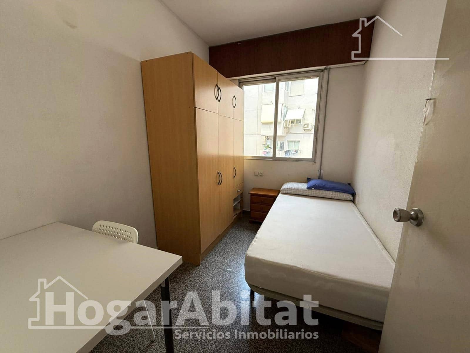 4 bedroom Flat for sale in Valencia city with garage - € 550,000 (Ref: 9855531)