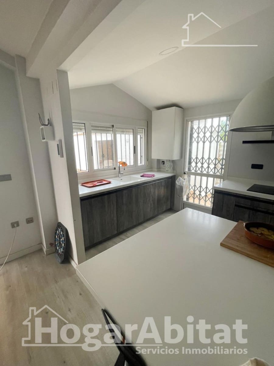 3 bedroom Villa for sale in Chiva with pool garage - € 338,000 (Ref: 9855540)
