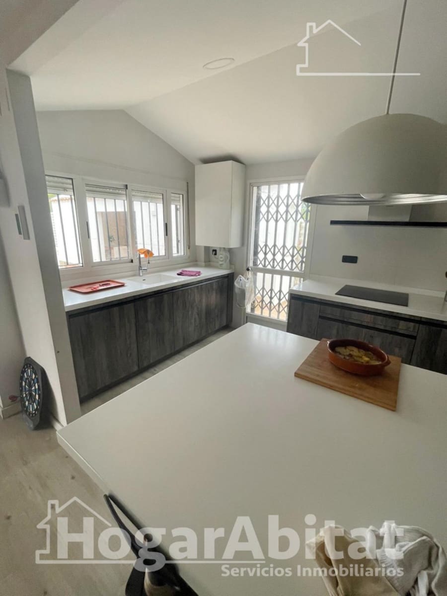 3 bedroom Villa for sale in Chiva with pool garage - € 338,000 (Ref: 9855540)