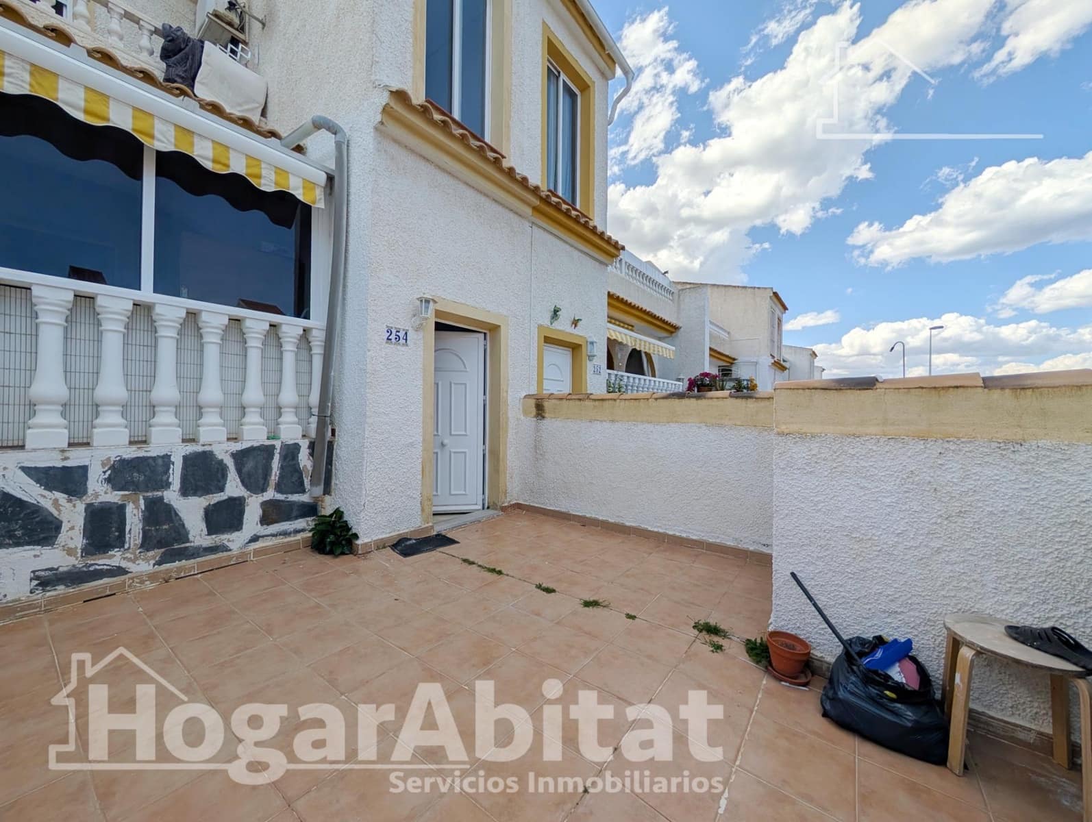 3 sovrum Radhus till salu i Gran Alacant med pool garage - 185 000 € (Ref: 9855542)