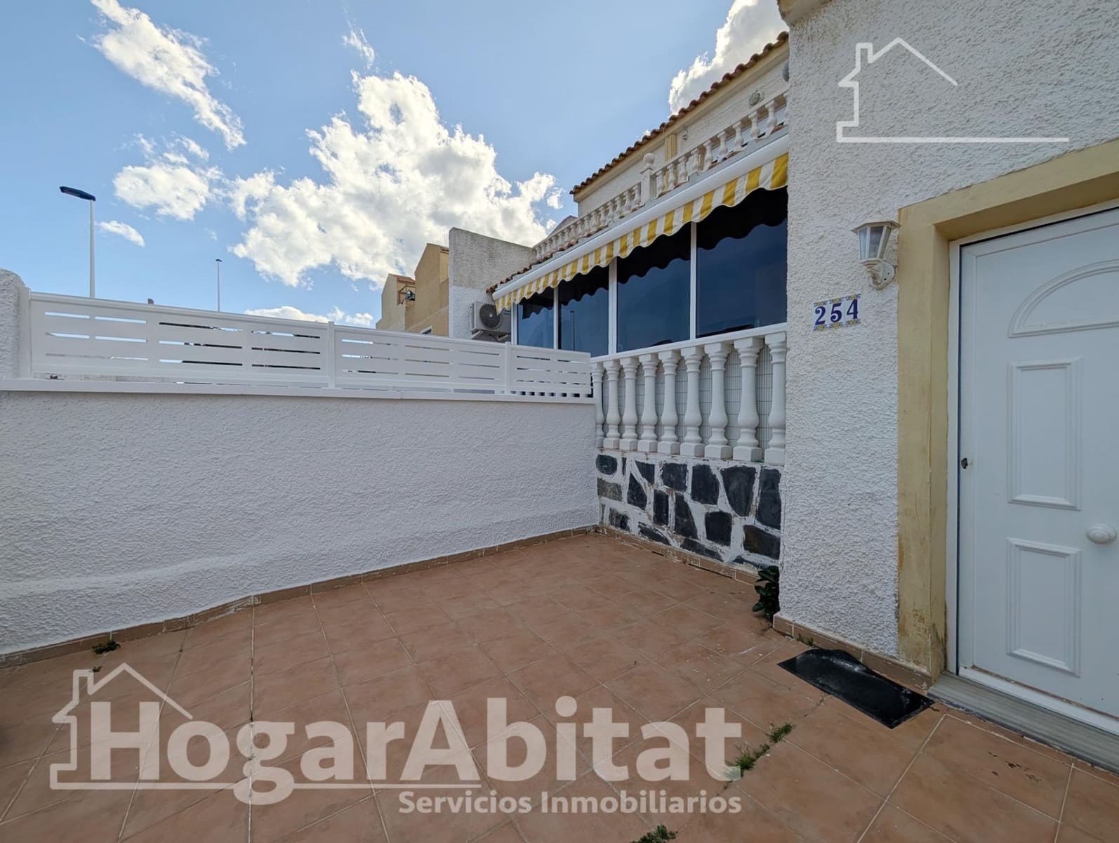 3 sovrum Radhus till salu i Gran Alacant med pool garage - 185 000 € (Ref: 9855542)
