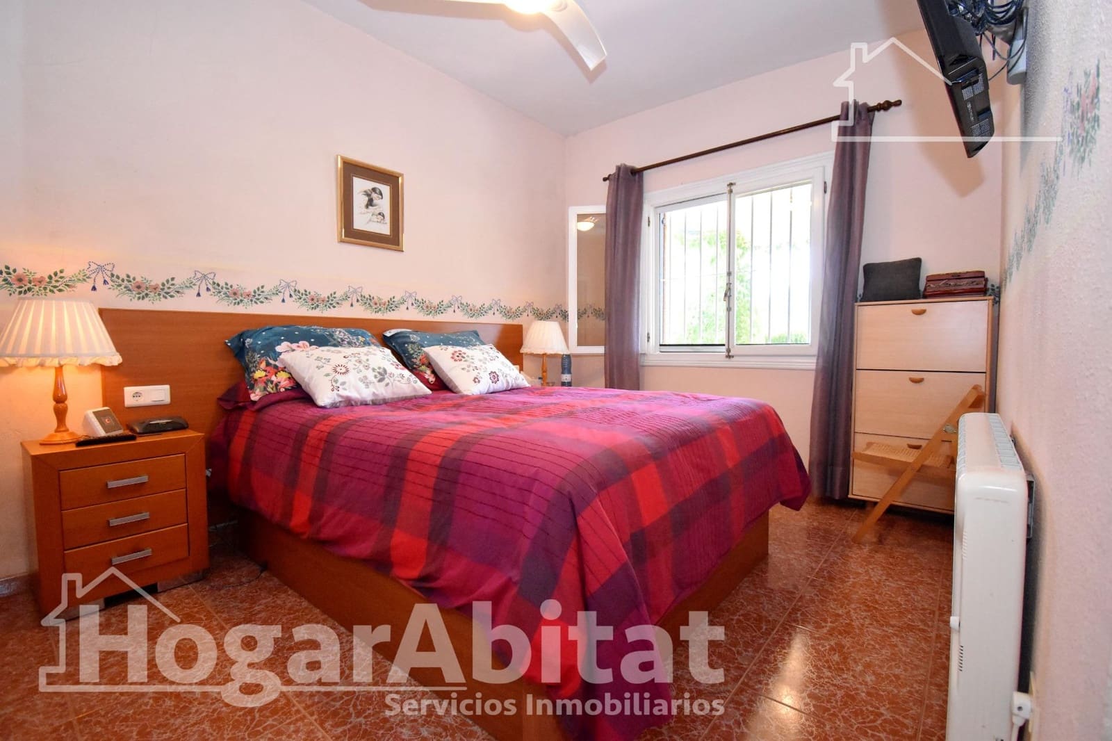 4 bedroom Villa for sale in Borriol with pool garage - € 285,000 (Ref: 9860155)