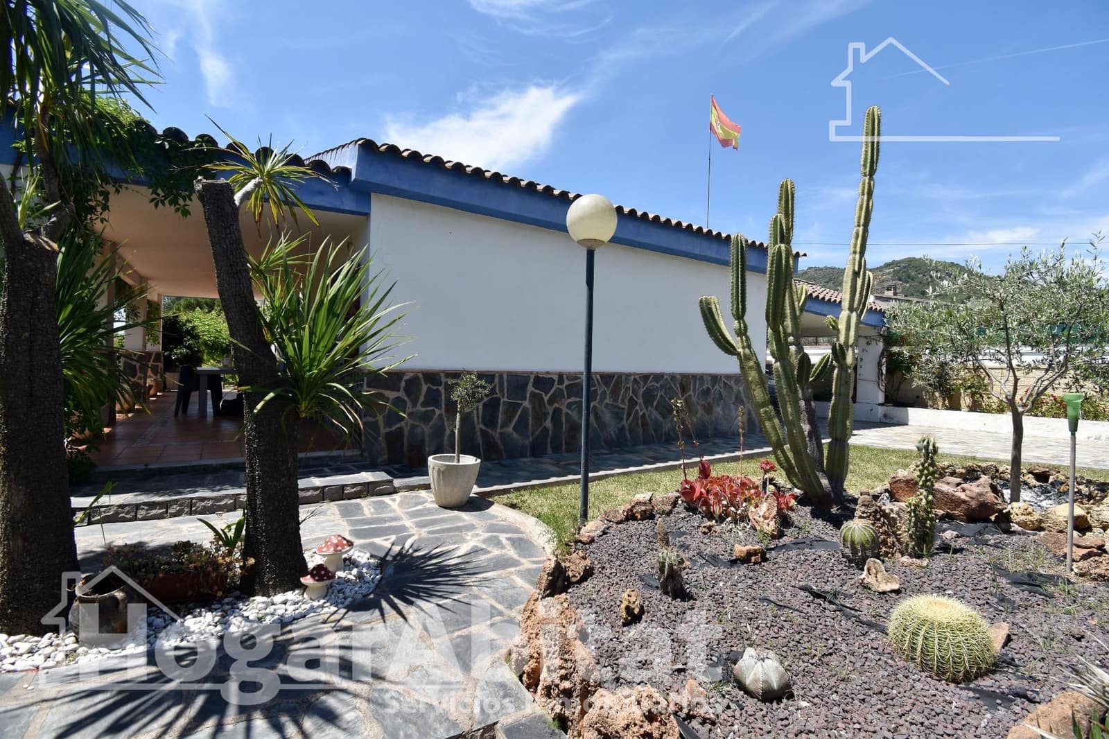 4 bedroom Villa for sale in Borriol with pool garage - € 285,000 (Ref: 9860155)