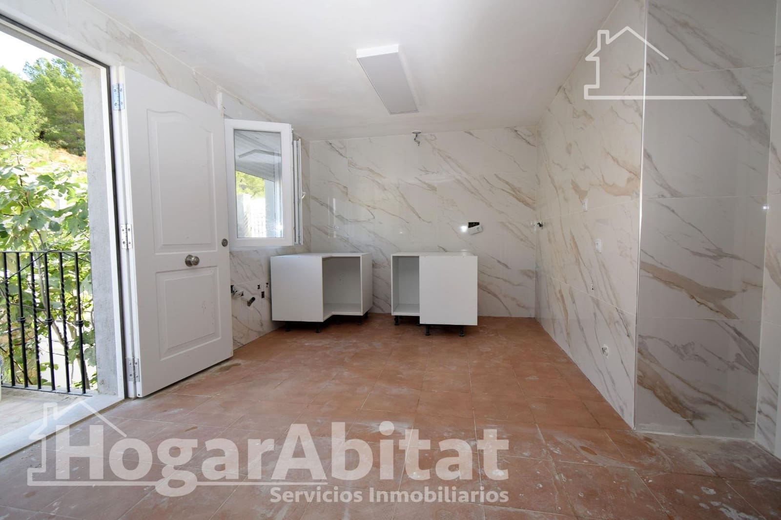3 Zimmer Haus zu verkaufen in Chiva mit Garage - 350.000 € (Ref: 9860186)