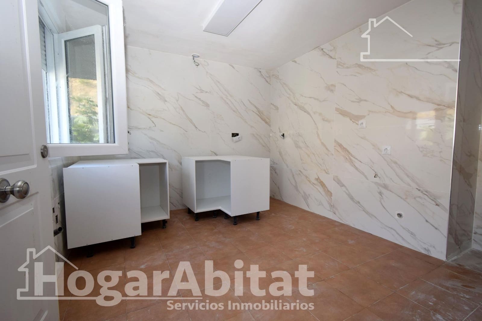 3 Zimmer Haus zu verkaufen in Chiva mit Garage - 350.000 € (Ref: 9860186)