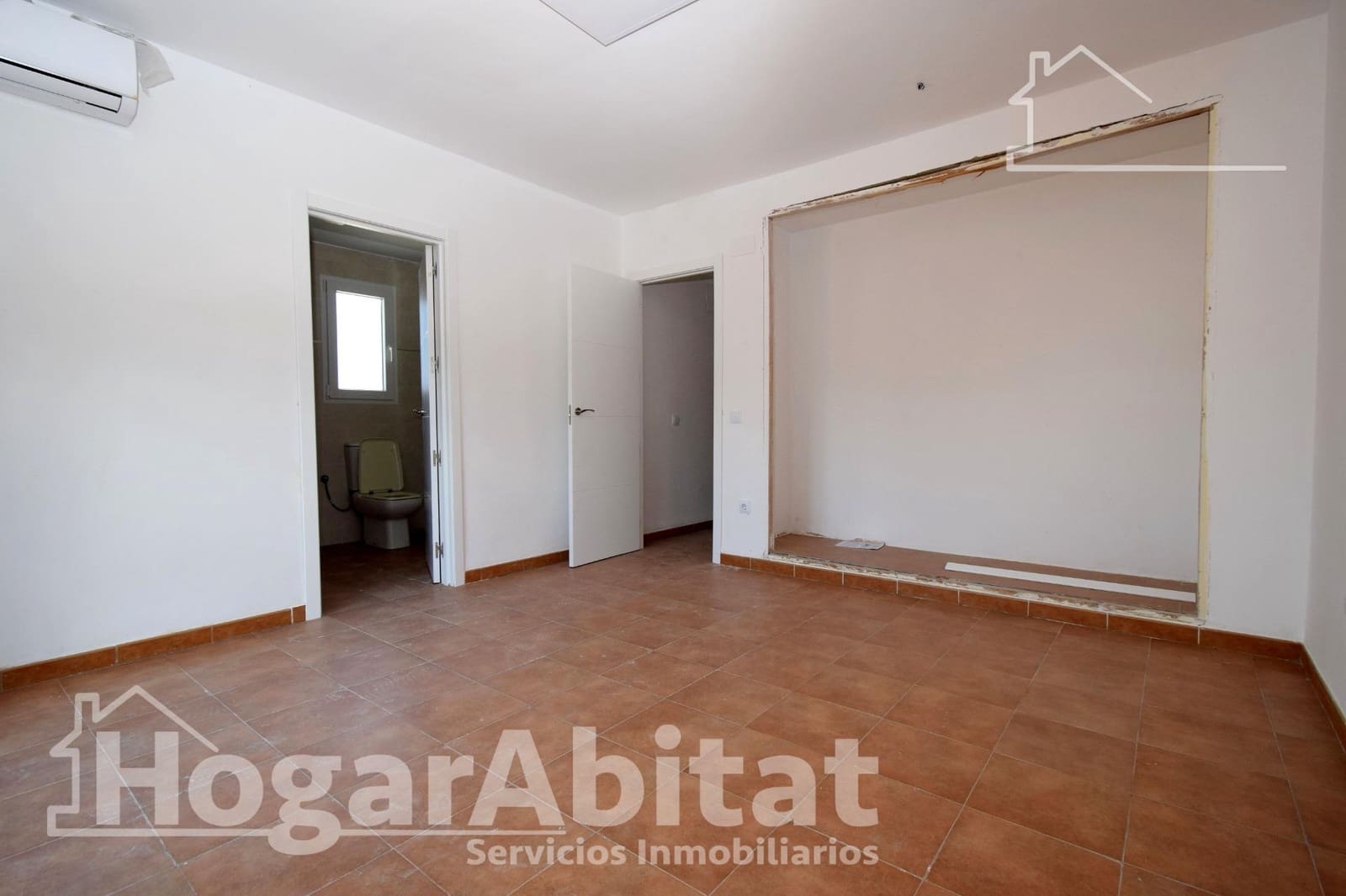 3 Zimmer Haus zu verkaufen in Chiva mit Garage - 350.000 € (Ref: 9860186)