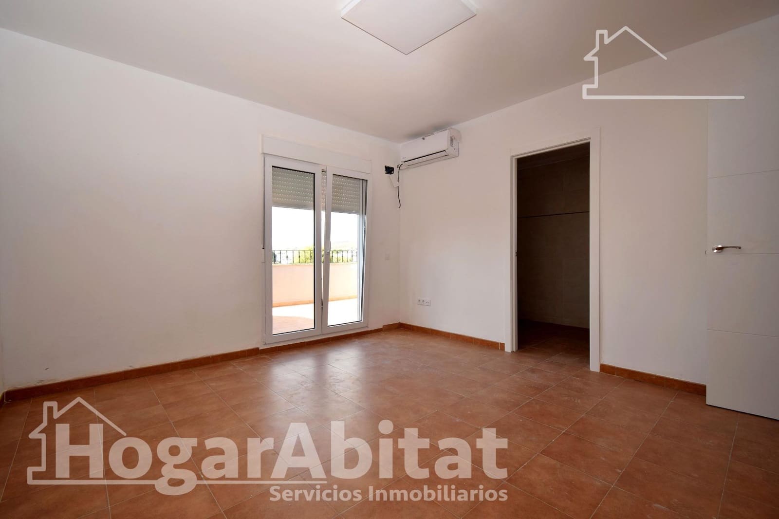 3 Zimmer Haus zu verkaufen in Chiva mit Garage - 350.000 € (Ref: 9860186)
