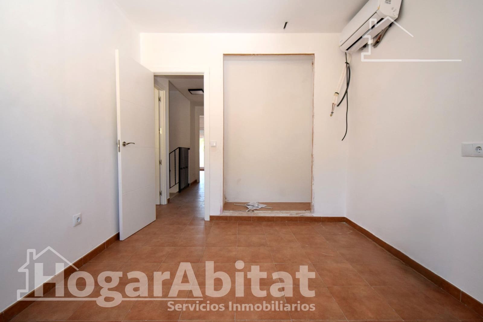 3 Zimmer Haus zu verkaufen in Chiva mit Garage - 350.000 € (Ref: 9860186)