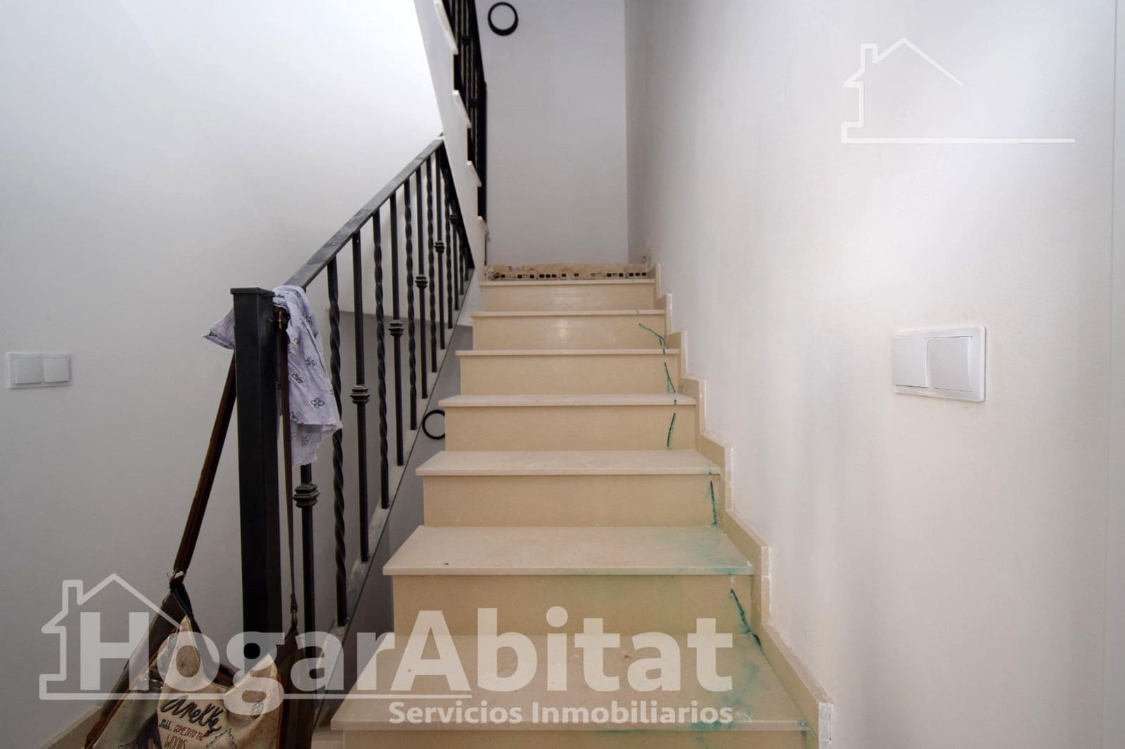 3 Zimmer Haus zu verkaufen in Chiva mit Garage - 350.000 € (Ref: 9860186)